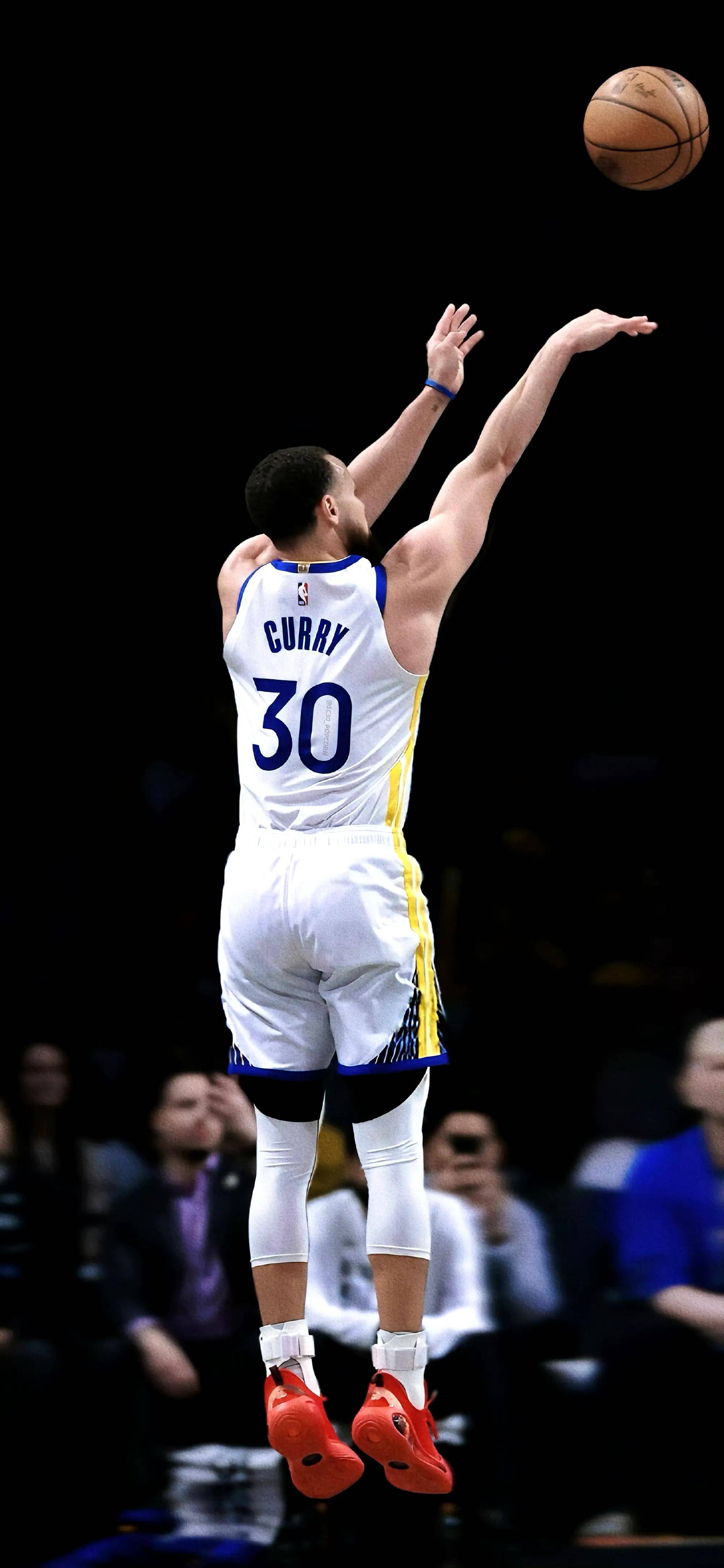 他在三后卫 他在三后卫