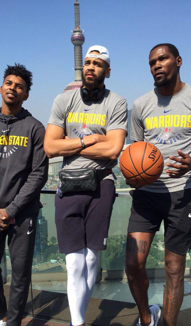 曲线前移的 曲线前移的